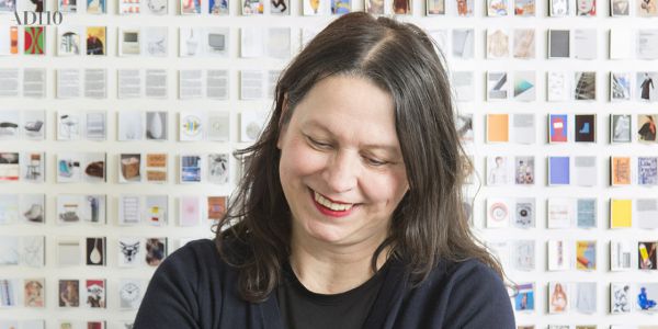 她来自荷兰，创作了“世界最美的书” 