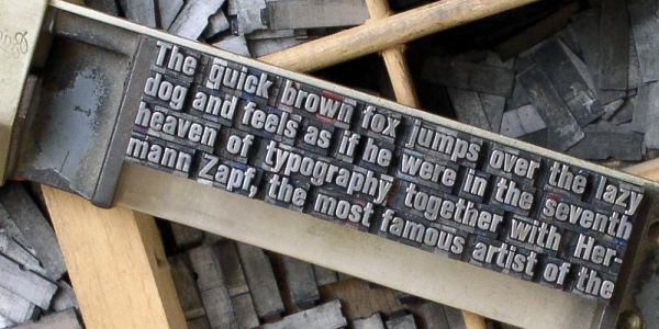 世界名牌是怎样选用字体的？