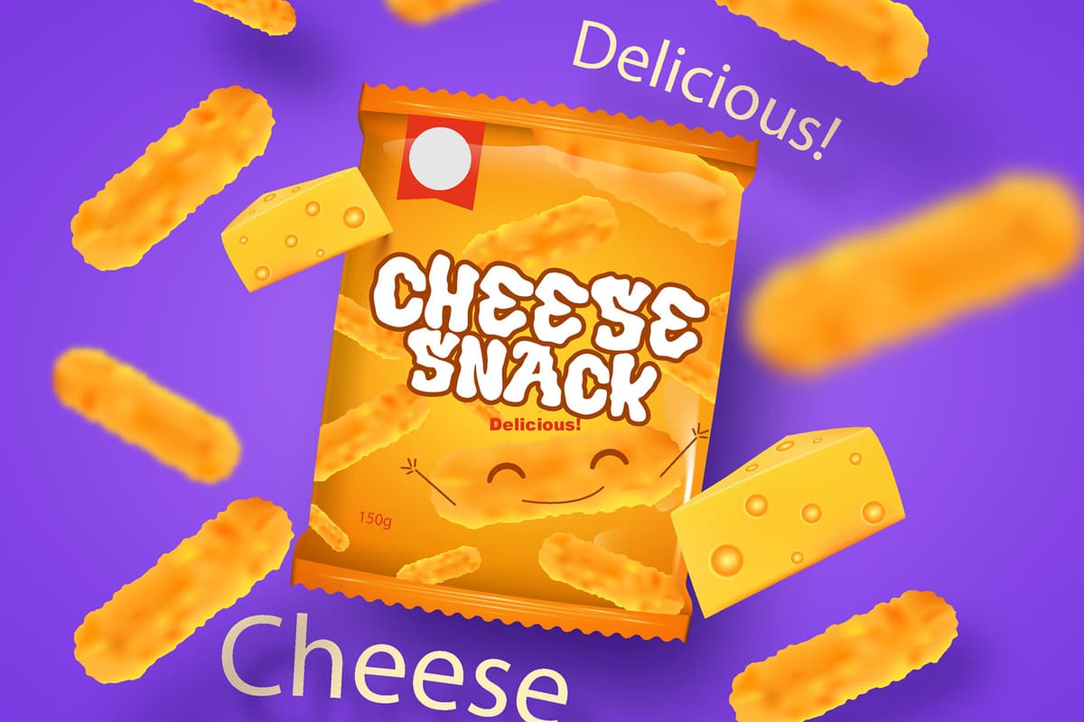 图片展示了一包奶酪零食的包装设计。包装袋为橙黄色，上面有“CHEESE SNACK”字样，旁边绘有笑脸和奶酪图案，还标注了“Delicious!”及“150g”。背景为紫色，周围散布着多块奶酪和零食，营造出丰富的视觉效果。图片与上下文的关系是，通过展示奶酪零食的包装设计，直观呈现字由字库在品牌视觉、包装设计等场景的应用，契合其面向创意行业的字体使用场景。